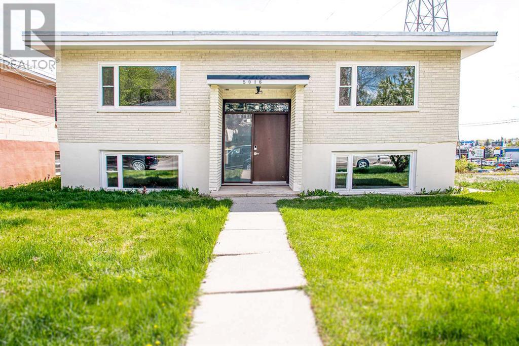 Single Family House for Sale in  Stanley Avenue SW Elboya Calgary 