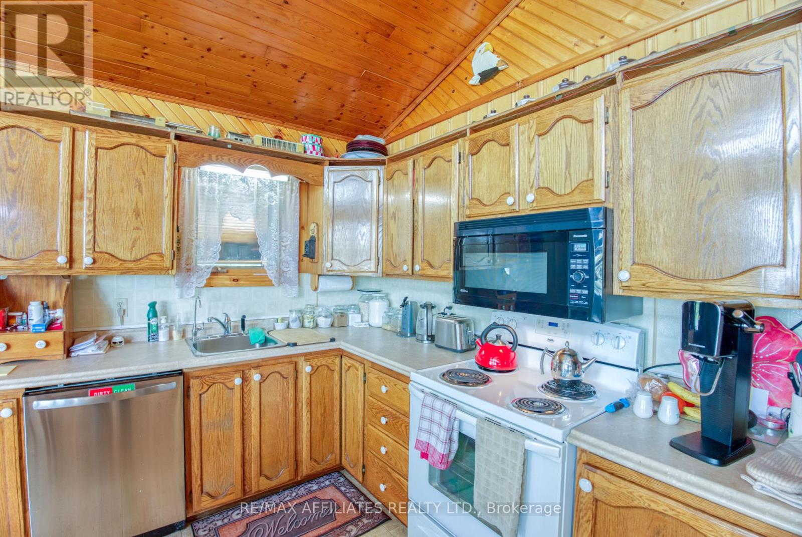 Photo 17 of 787 Sherbrooke Drive E, Frontenac ON