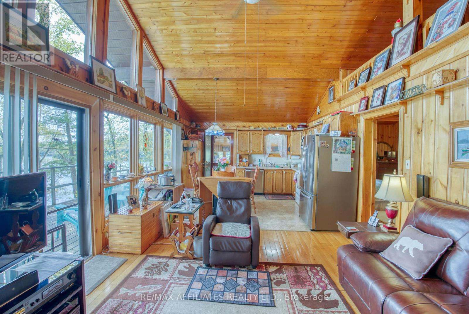 Photo 3 of 787 Sherbrooke Drive E, Frontenac ON