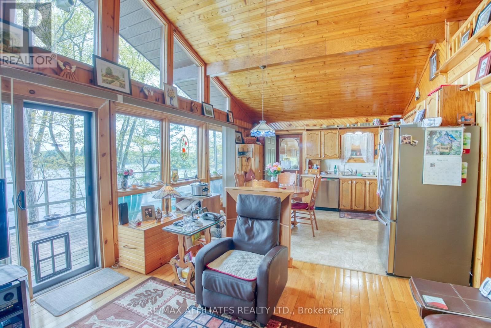 Photo 2 of 787 Sherbrooke Drive E, Frontenac ON