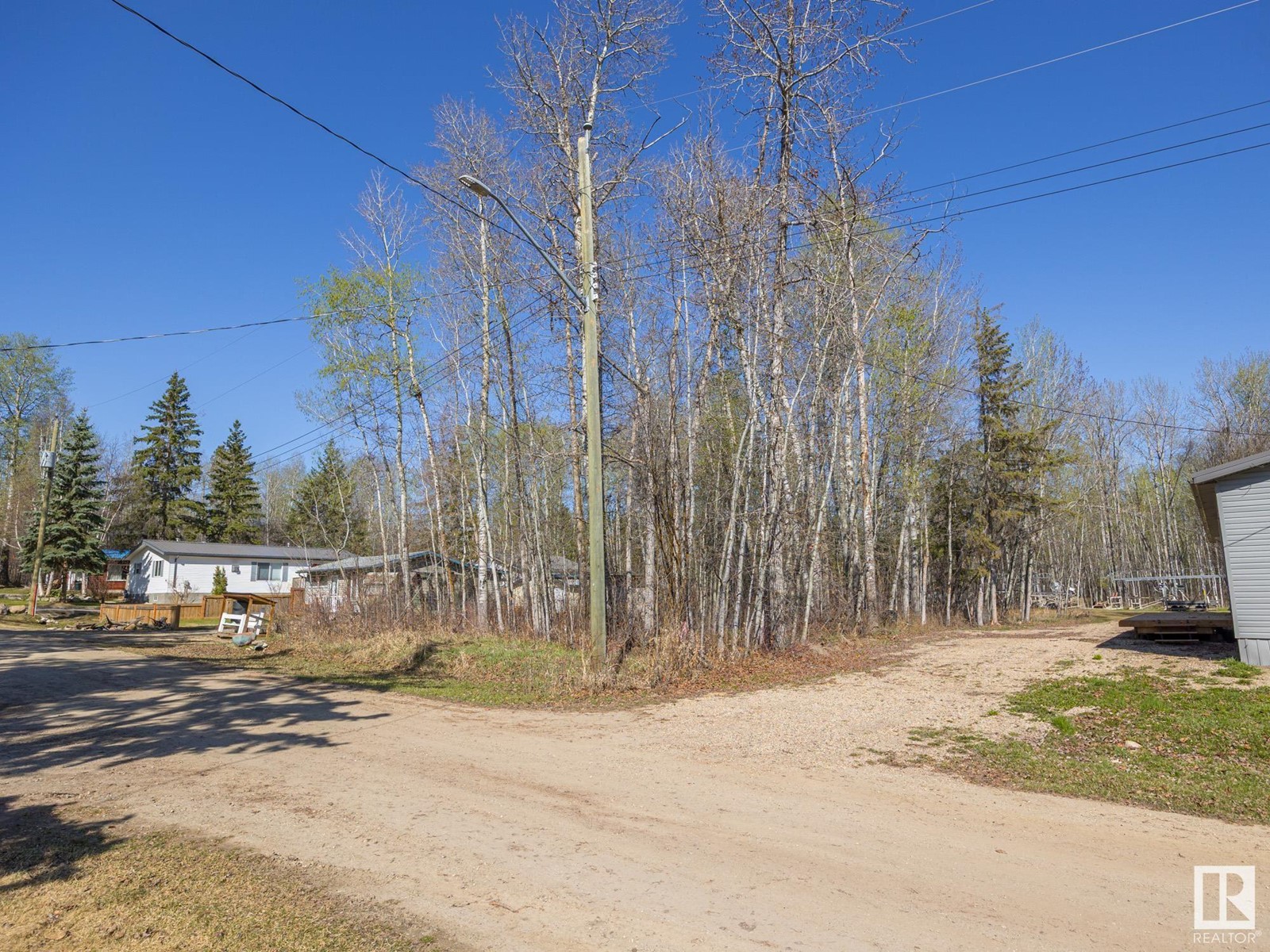 Photo 2 of 304 3rd Street, Rural Lac Ste Anne County AB