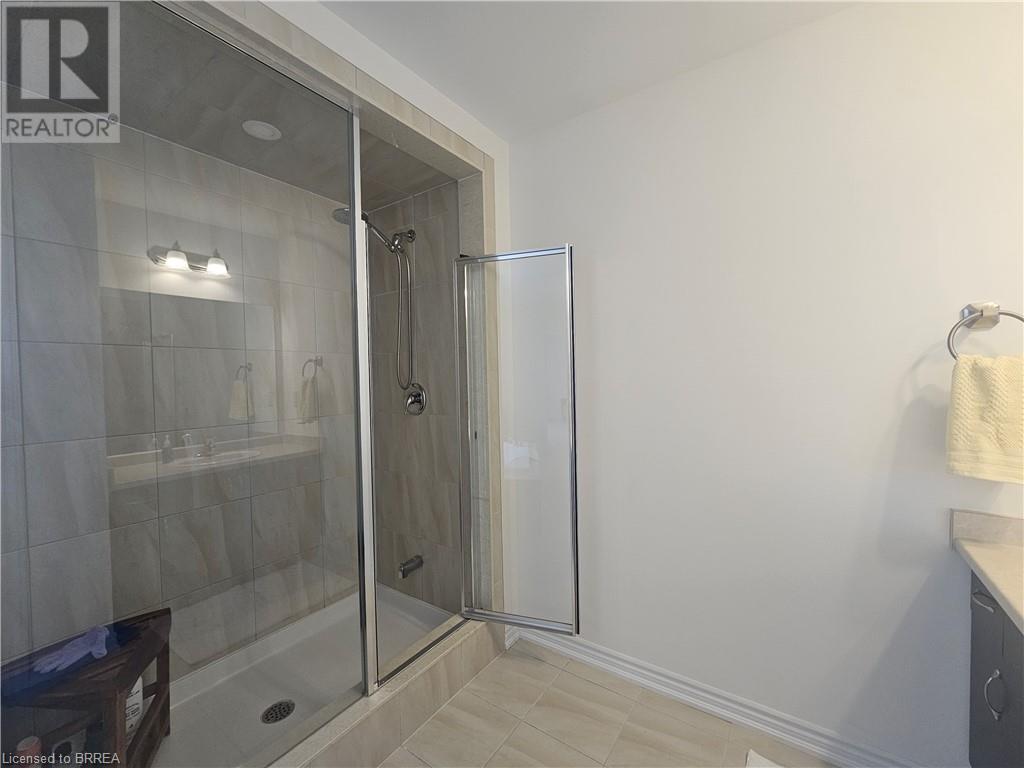 Photo 11 of 28 Rowley Street, Brantford ON