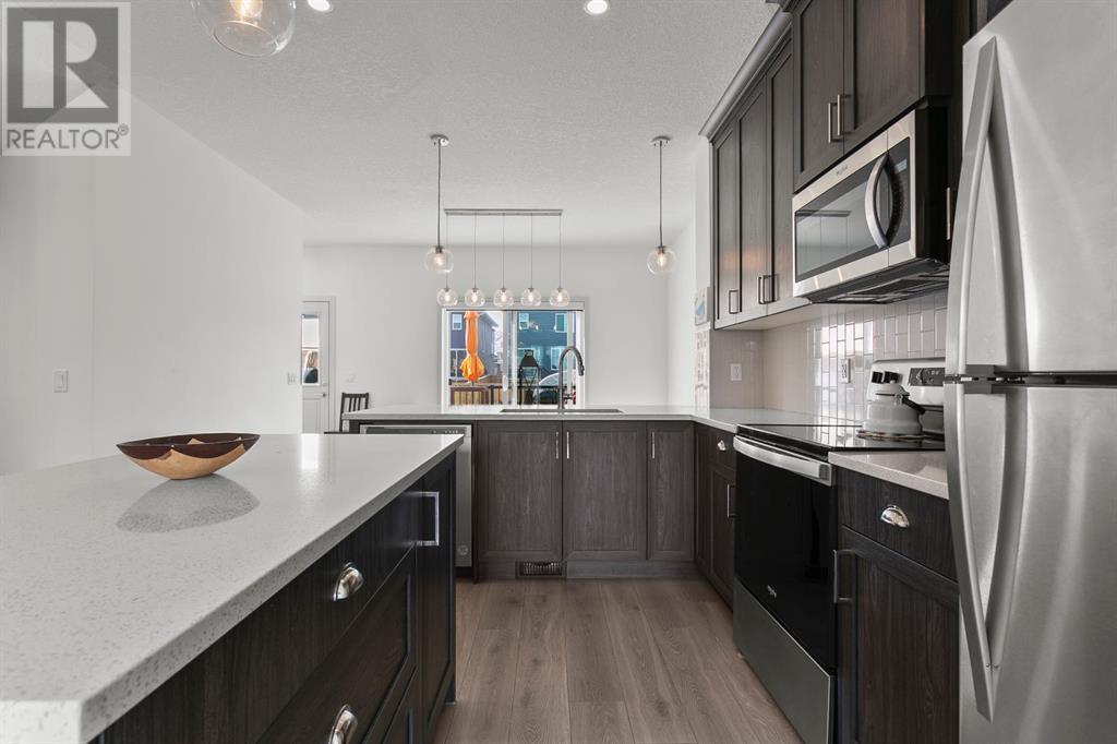 385 Fireside Way, Cochrane