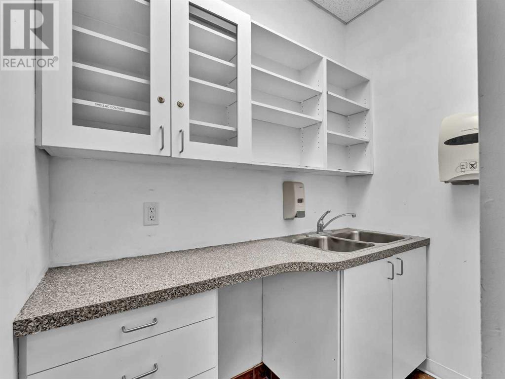 Photo 12 of 24 3 Street Ne, Medicine Hat AB