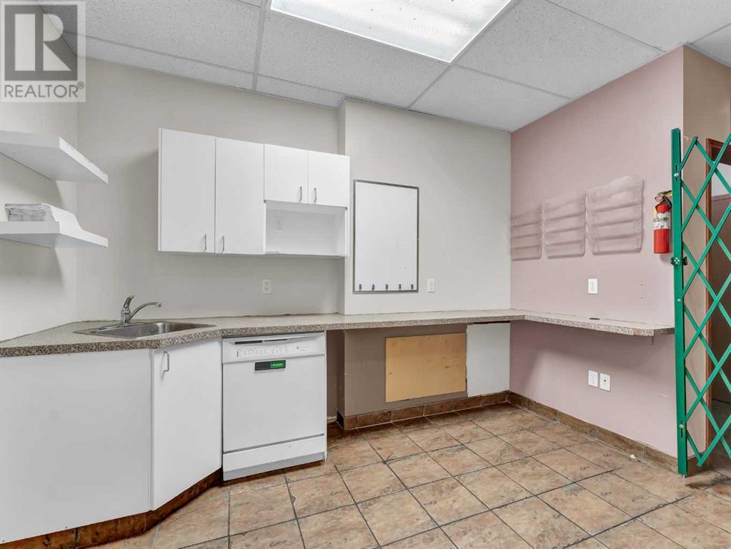 Photo 23 of 24 3 Street Ne, Medicine Hat AB