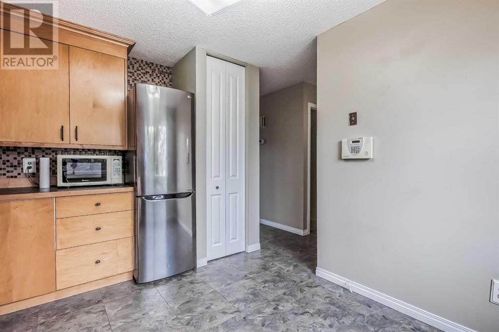 Single Family House for Sale in  Edgeburn Crescent NW Edgemont Calgary 
