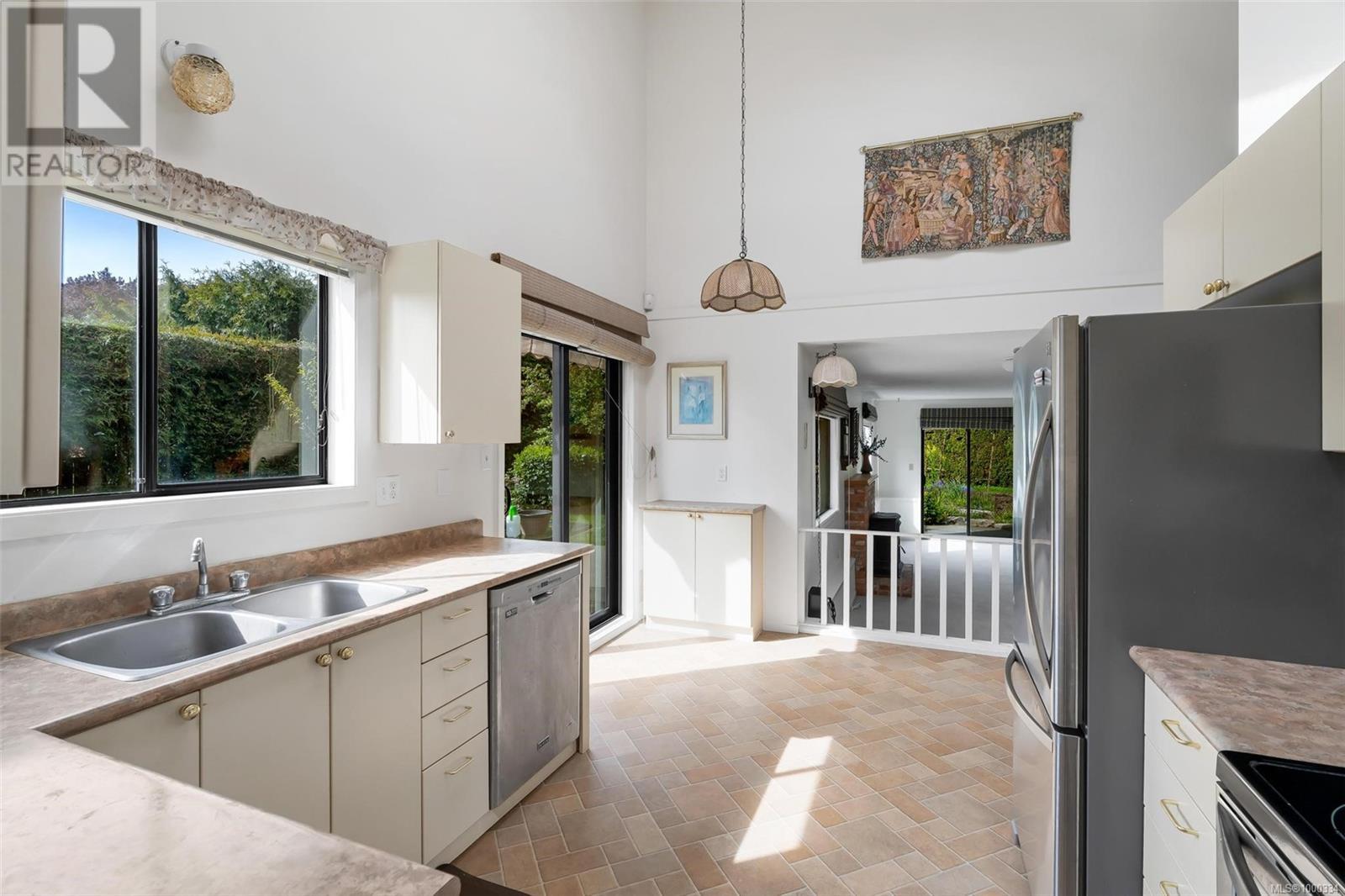  4370 Paramont Place, Saanich