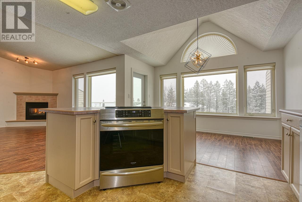 9 11 EAGLE CRESCENT, Williams Lake