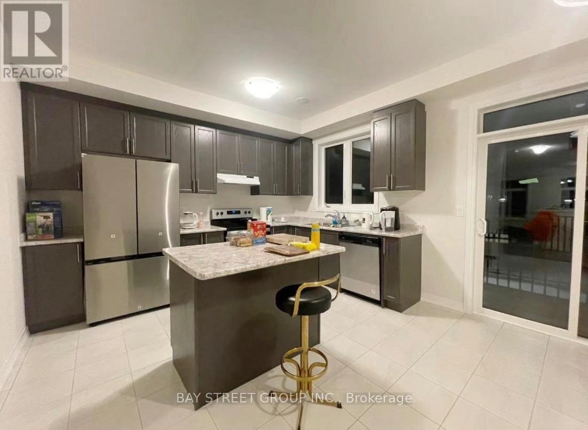 Photo 3 of 32 Sissons Way, Markham ON