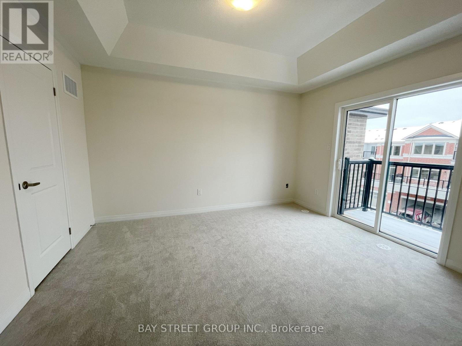Photo 5 of 32 Sissons Way, Markham ON