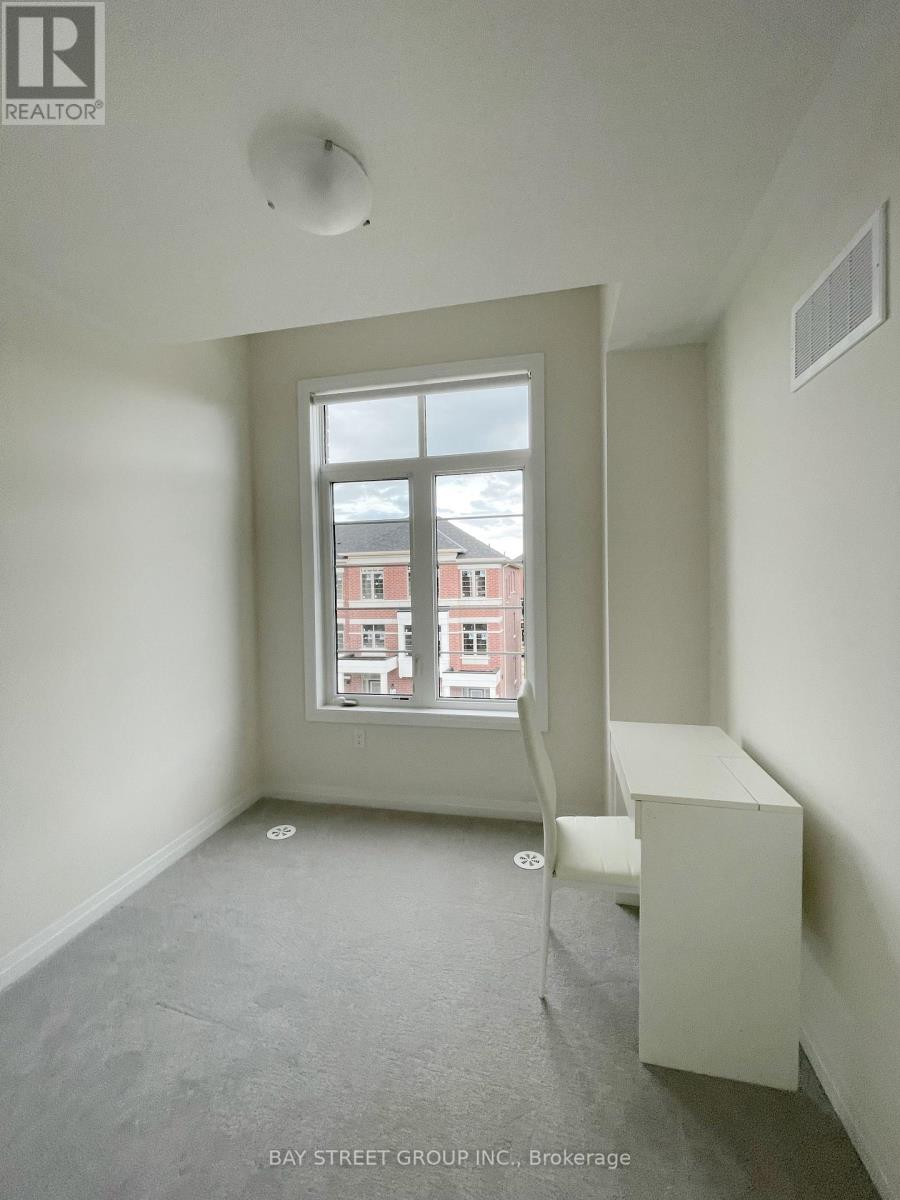 Photo 9 of 32 Sissons Way, Markham ON