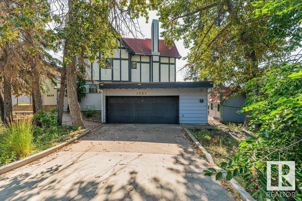 Photo 23 of 8638 Saskatchewan Dr Nw, Edmonton AB