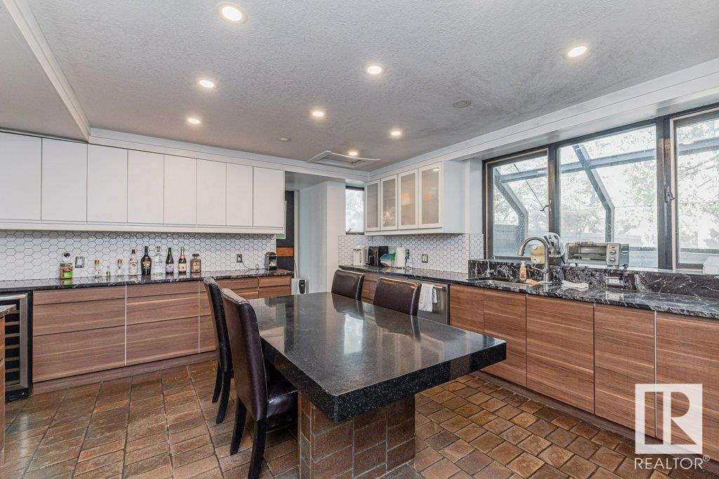 Photo 24 of 8638 Saskatchewan Dr Nw, Edmonton AB