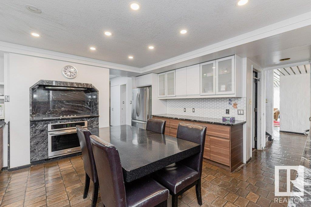 Photo 8 of 8638 Saskatchewan Dr Nw, Edmonton AB