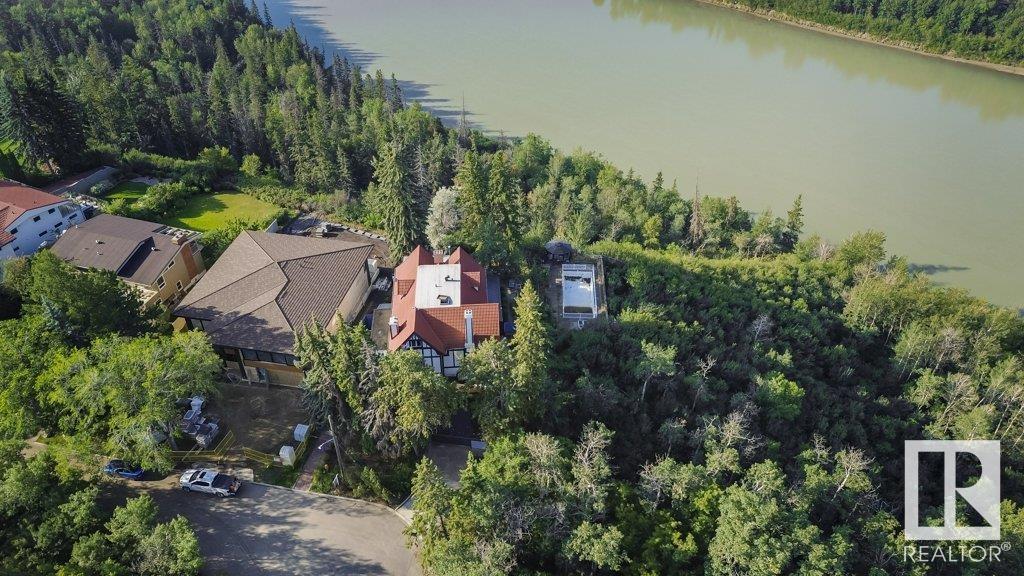 Photo 30 of 8638 Saskatchewan Dr Nw, Edmonton AB
