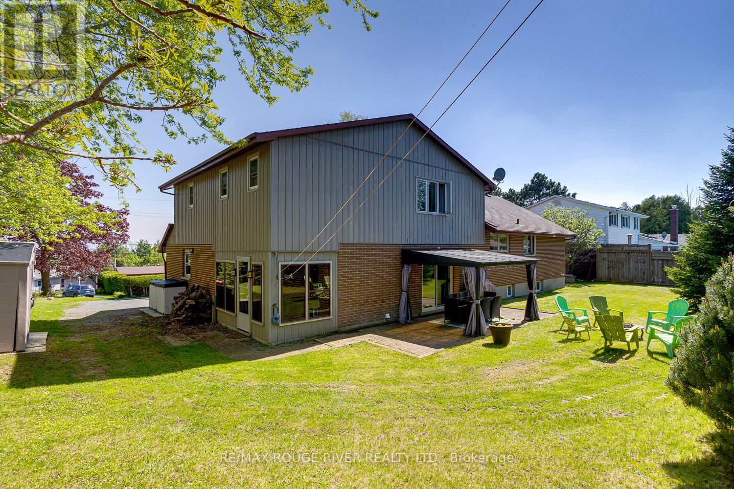 Photo 8 of 10 Lakeview Heights, Brighton ON