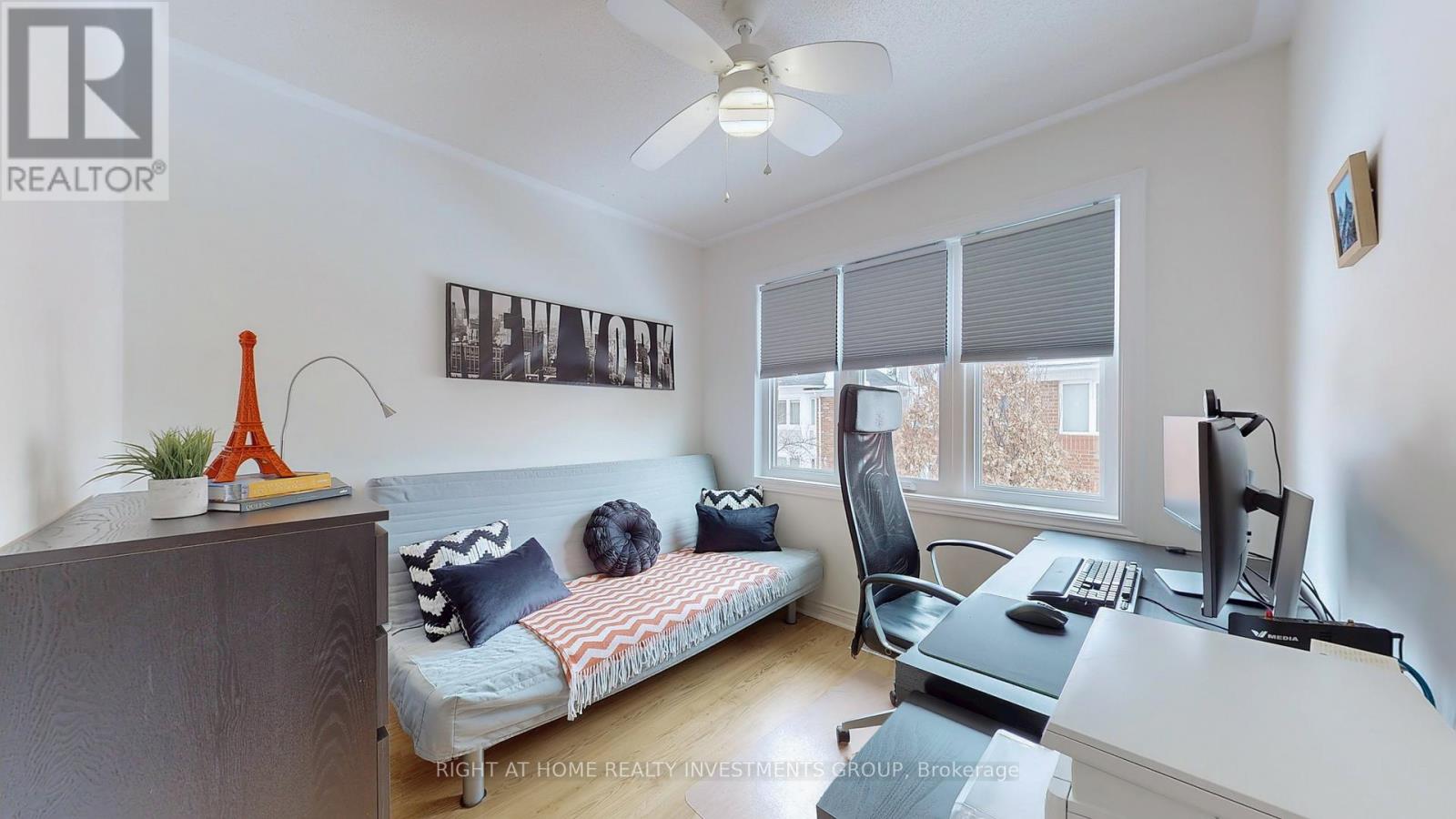 Photo 17 of 157 18 Clark Avenue W, Vaughan ON