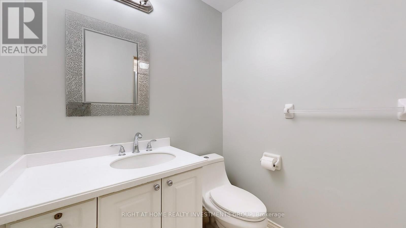 Photo 19 of 157 18 Clark Avenue W, Vaughan ON