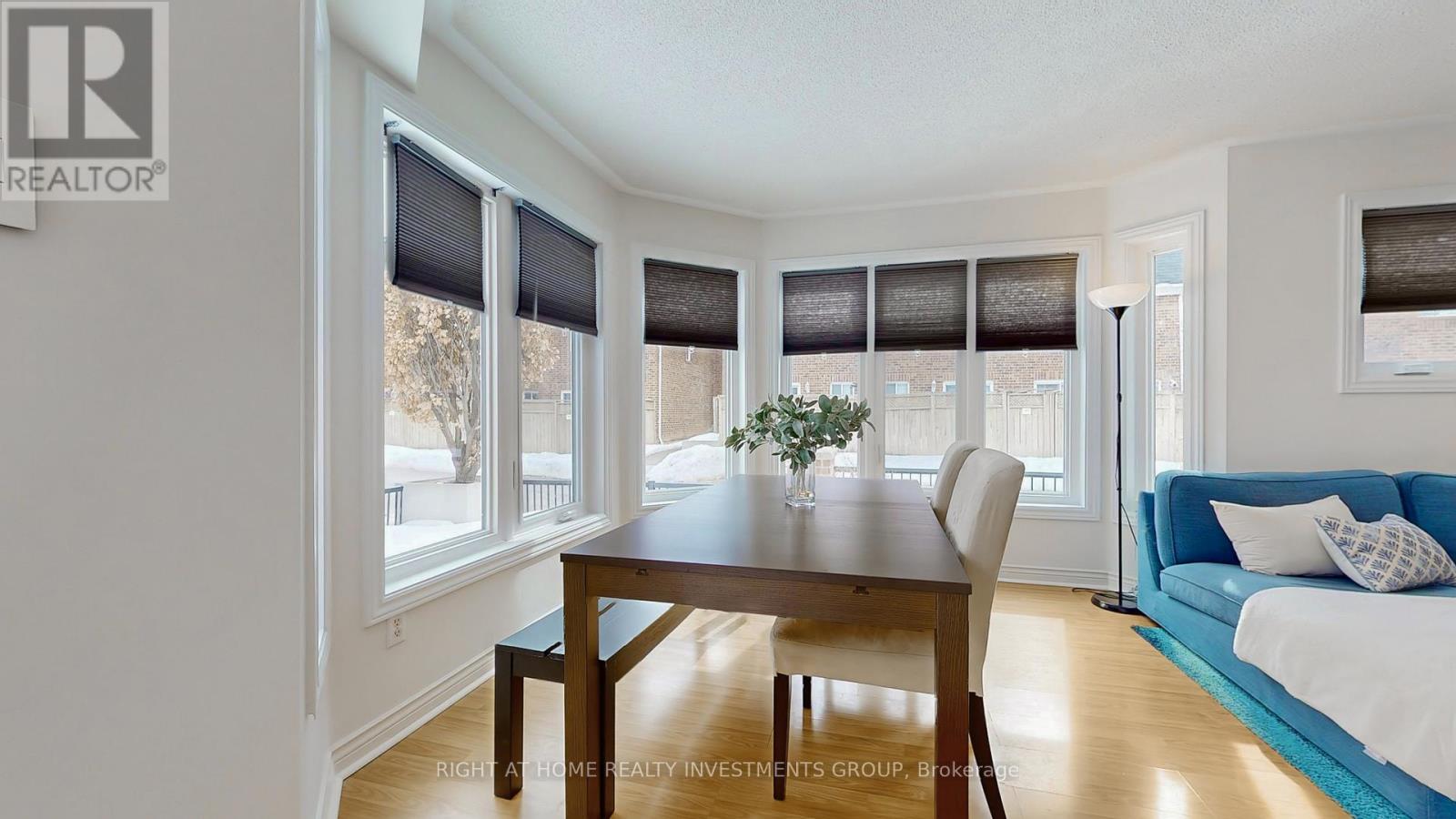 Photo 5 of 157 18 Clark Avenue W, Vaughan ON