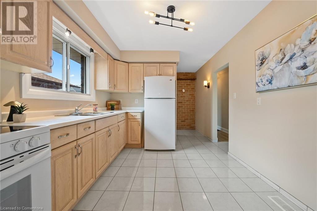 Photo 14 of 131 Sanatorium Road, Hamilton ON