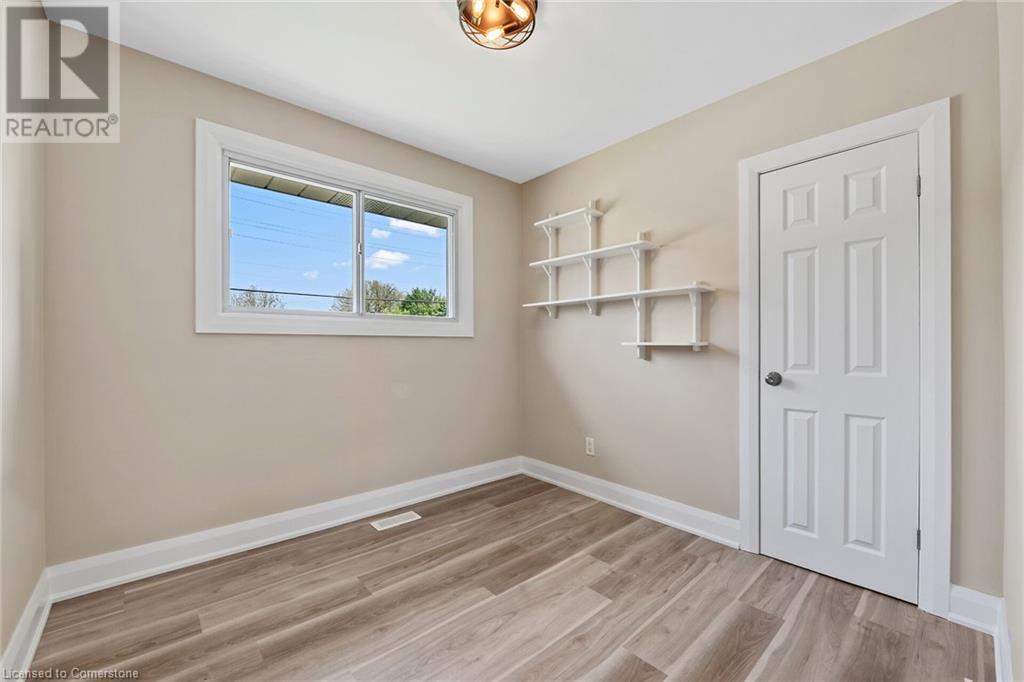 Photo 22 of 131 Sanatorium Road, Hamilton ON