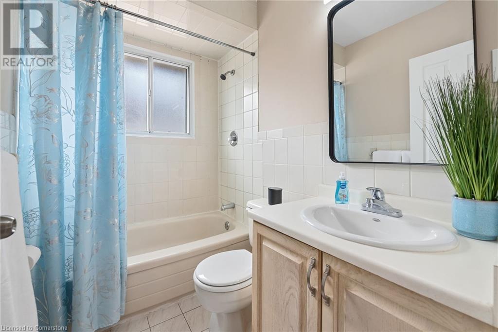 Photo 23 of 131 Sanatorium Road, Hamilton ON