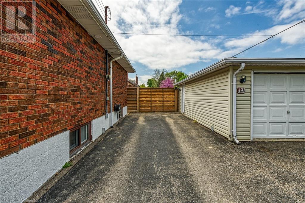 Photo 42 of 131 Sanatorium Road, Hamilton ON