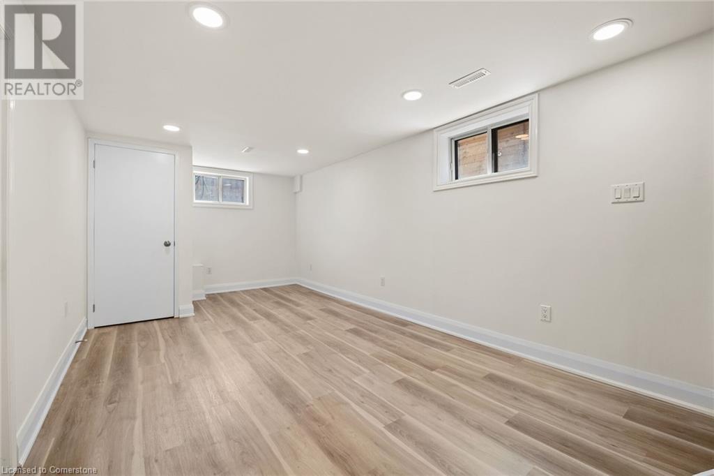 Photo 34 of 131 Sanatorium Road, Hamilton ON