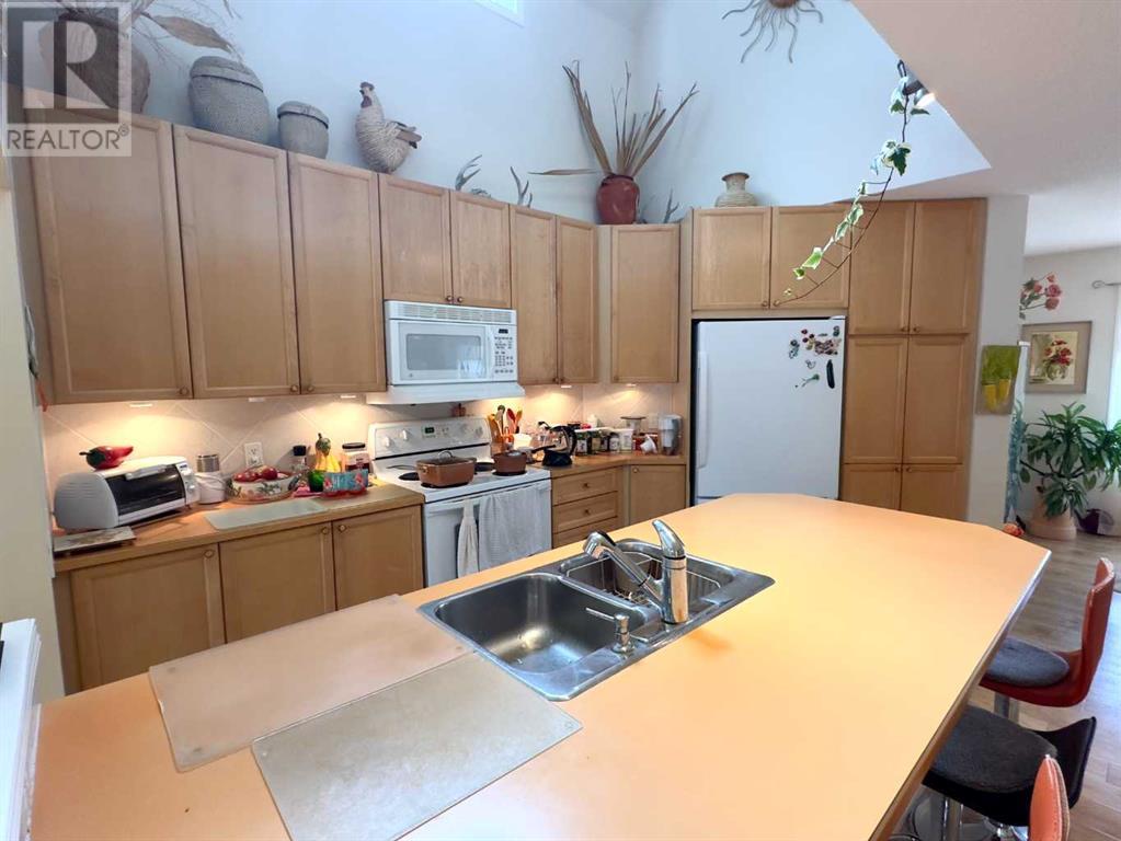 Single Family House for Sale in  Tuscany Ridge Way NW Tuscany Calgary 