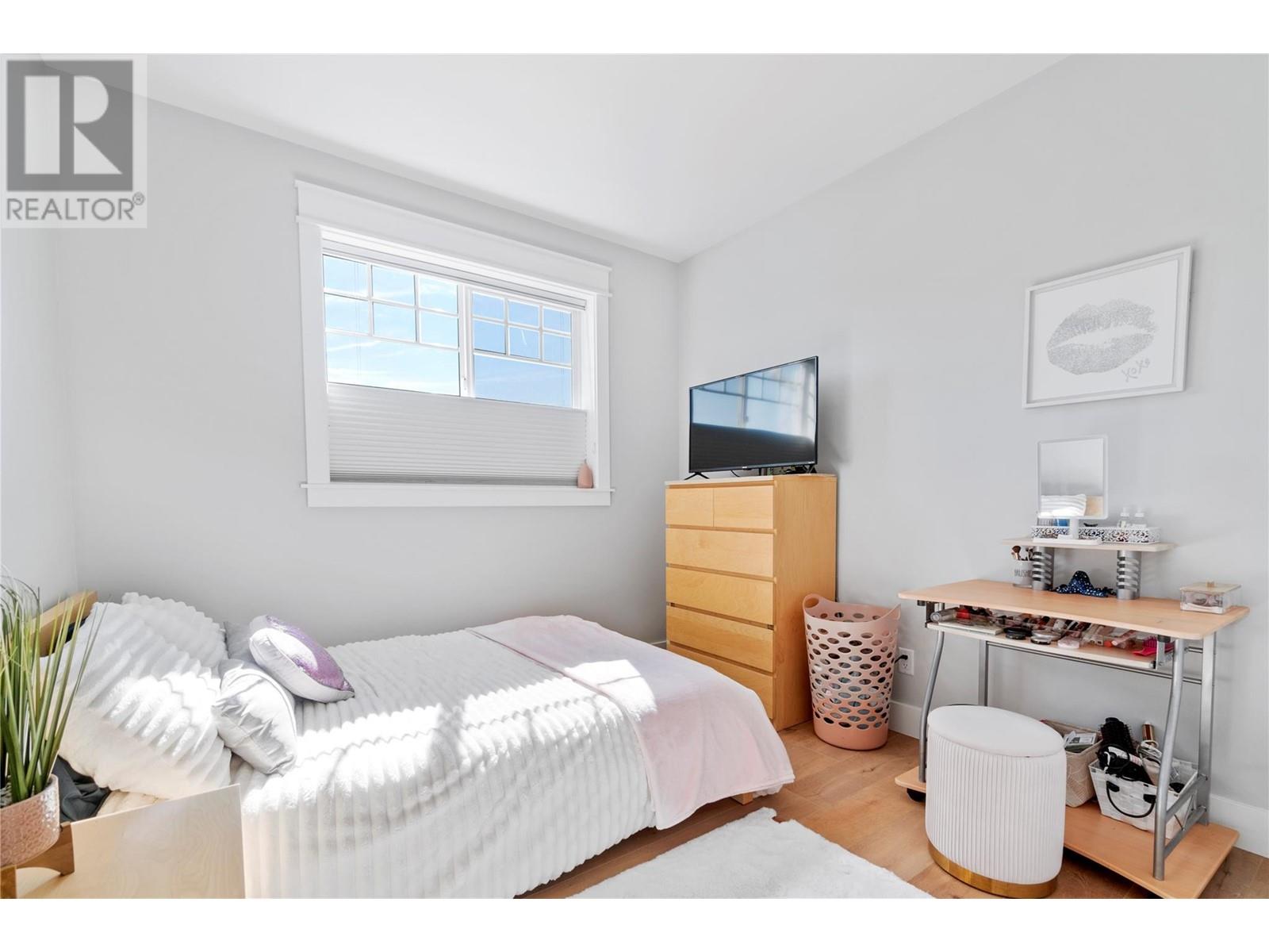  1811 22 Street Northeast, Salmon Arm