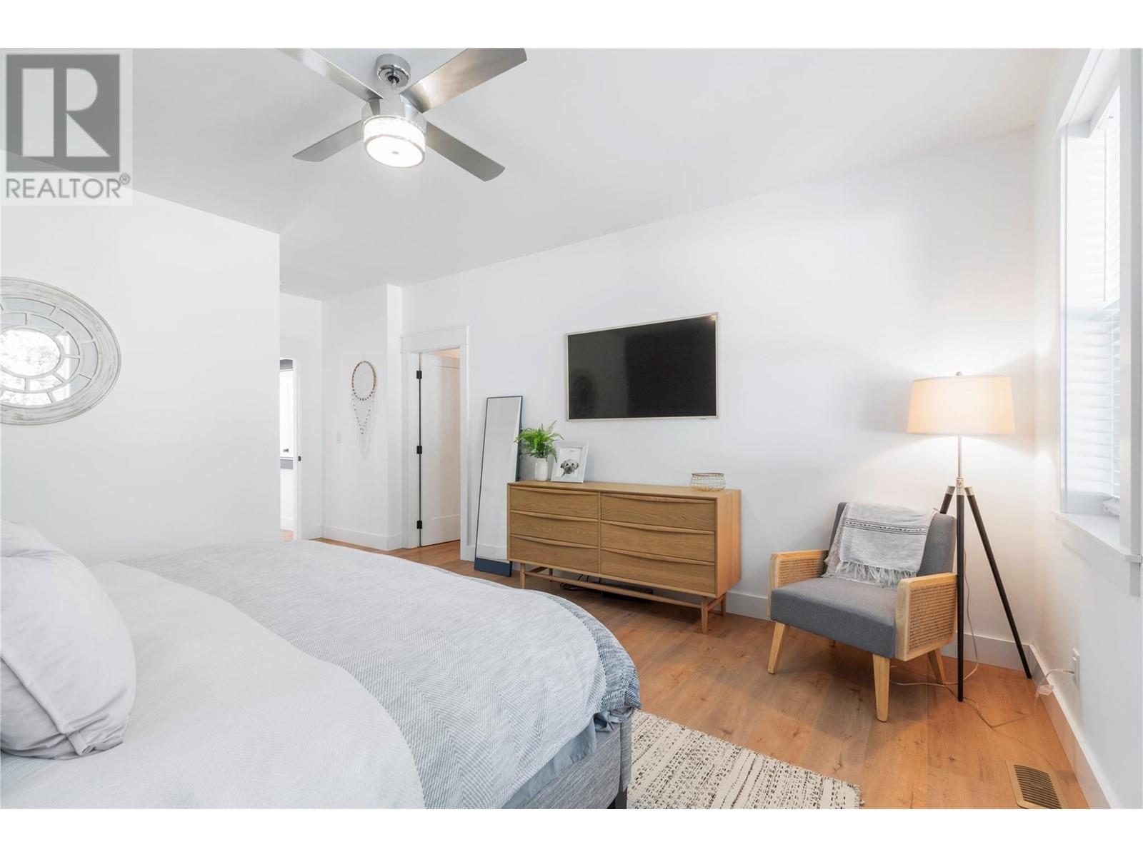  1811 22 Street Northeast, Salmon Arm