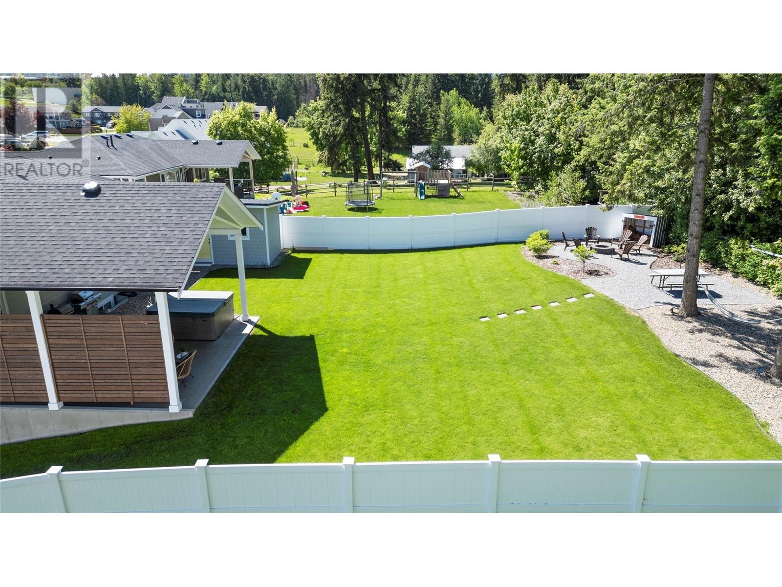  1811 22 Street Northeast, Salmon Arm