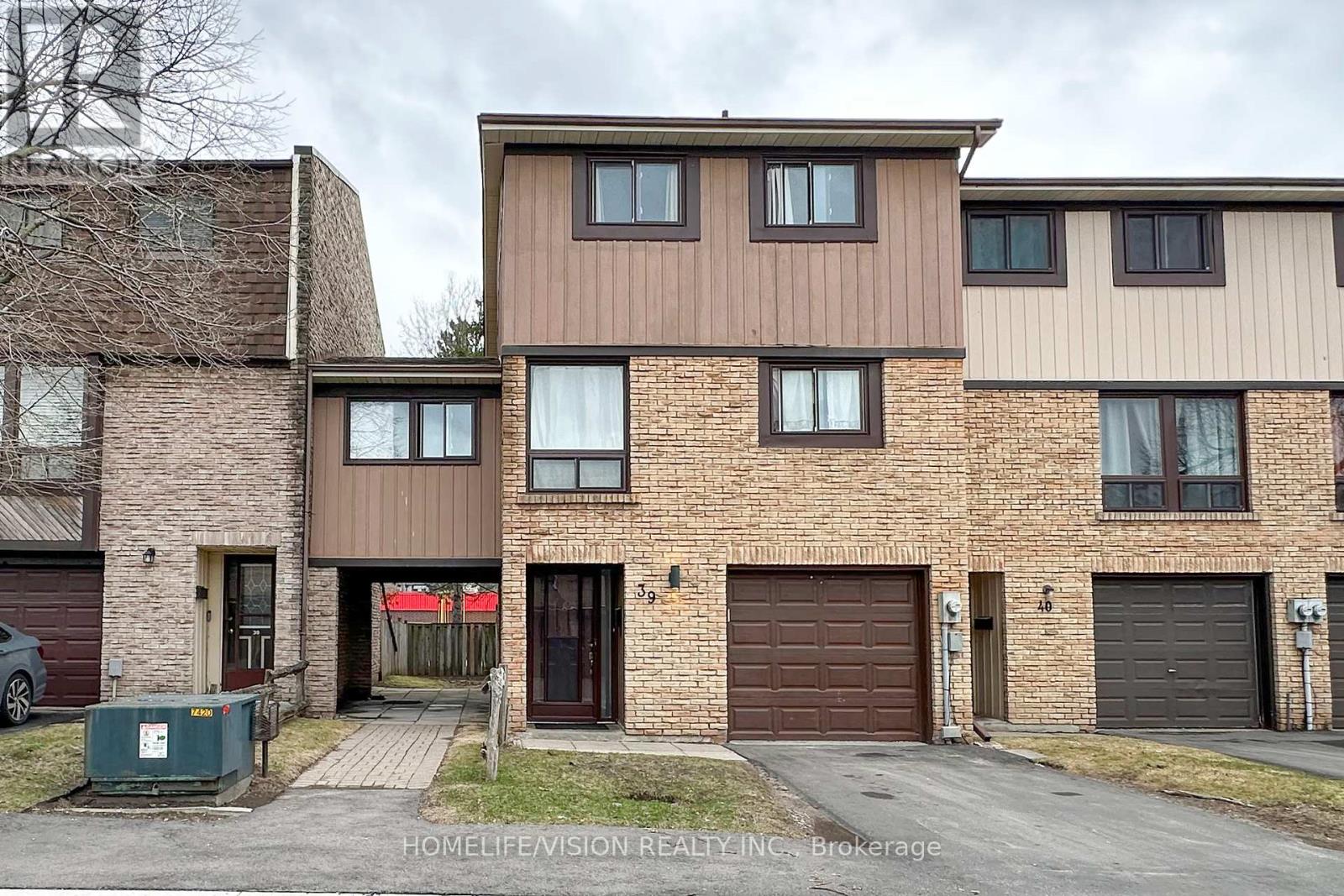 Photo 1 of 39 221 Ormond Drive, Oshawa ON