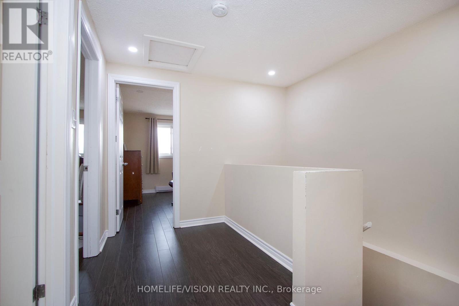 Photo 16 of 39 221 Ormond Drive, Oshawa ON