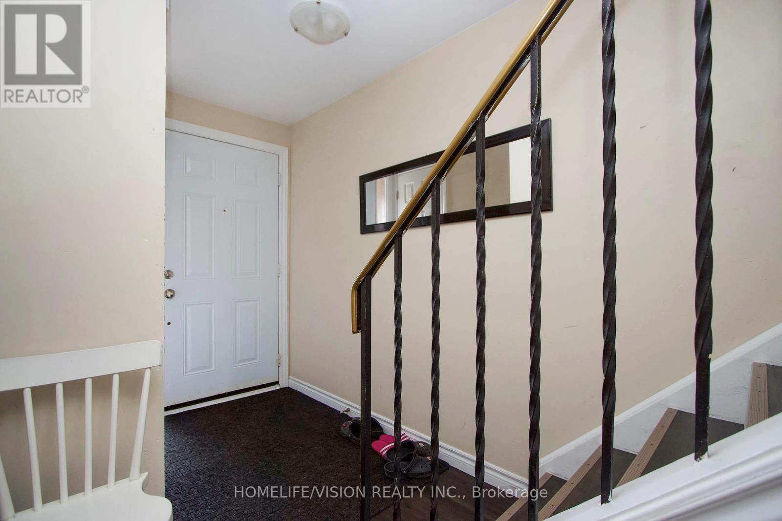 Photo 2 of 39 221 Ormond Drive, Oshawa ON