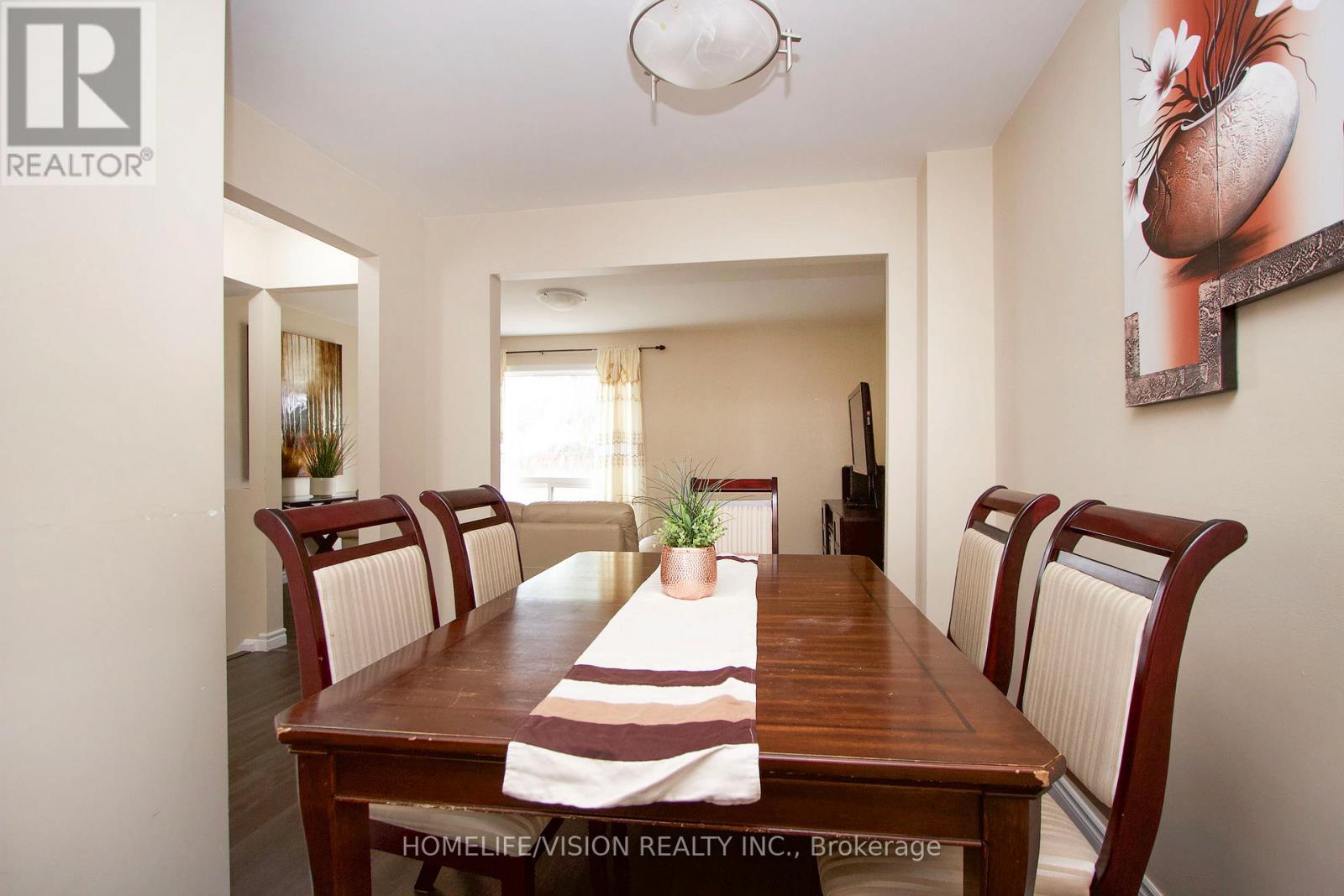 Photo 7 of 39 221 Ormond Drive, Oshawa ON