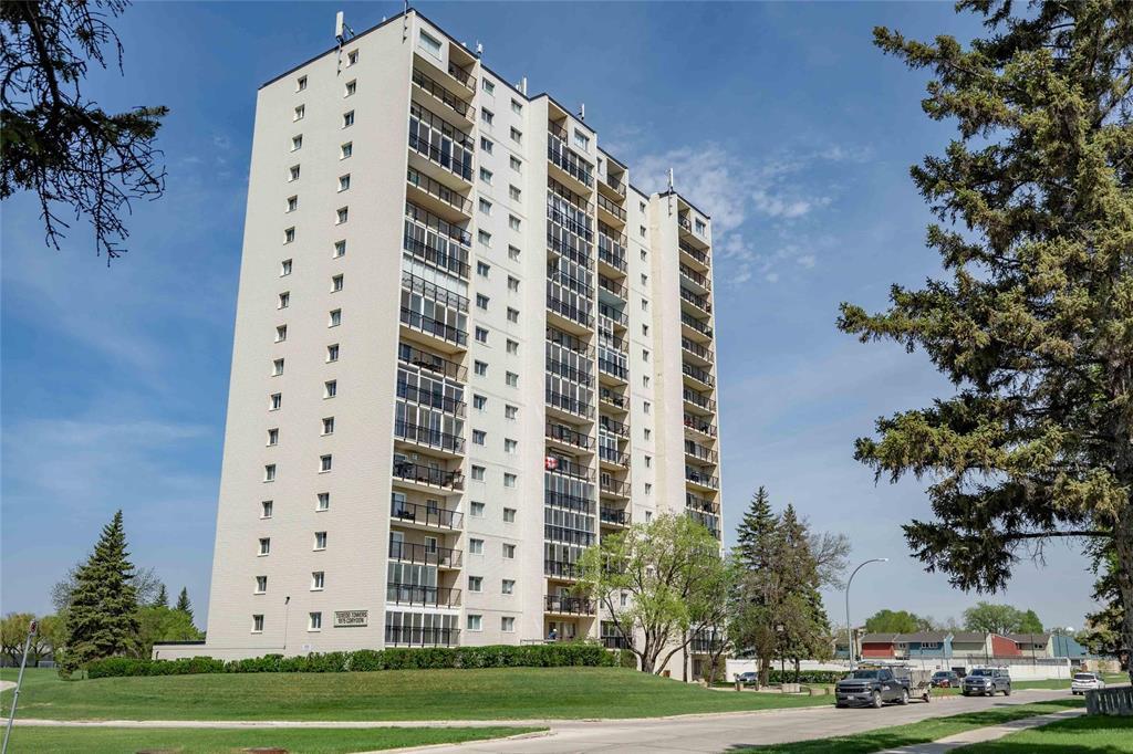 Photo 2 of 12 F 1975 Corydon Avenue, Winnipeg MB