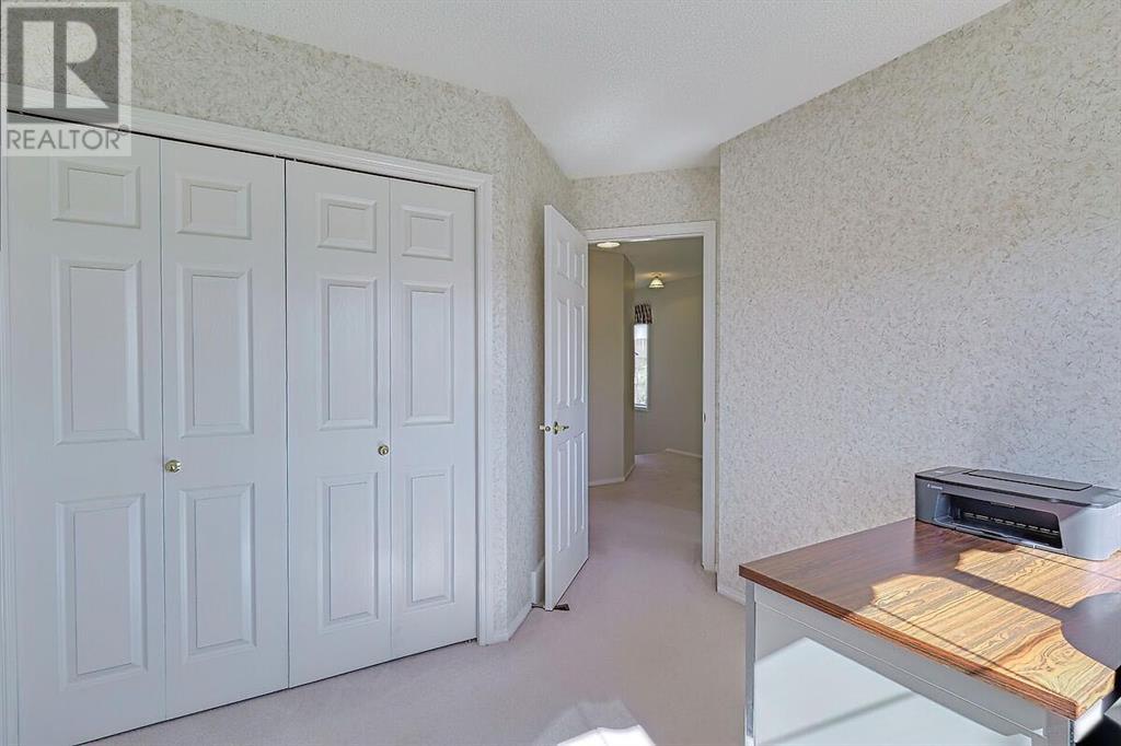 Single Family House for Sale in  Citadel Bluff Close NW Citadel Calgary 