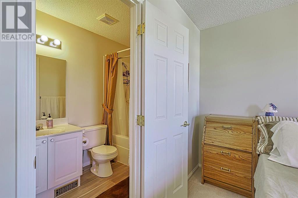 Single Family House for Sale in  Citadel Bluff Close NW Citadel Calgary 