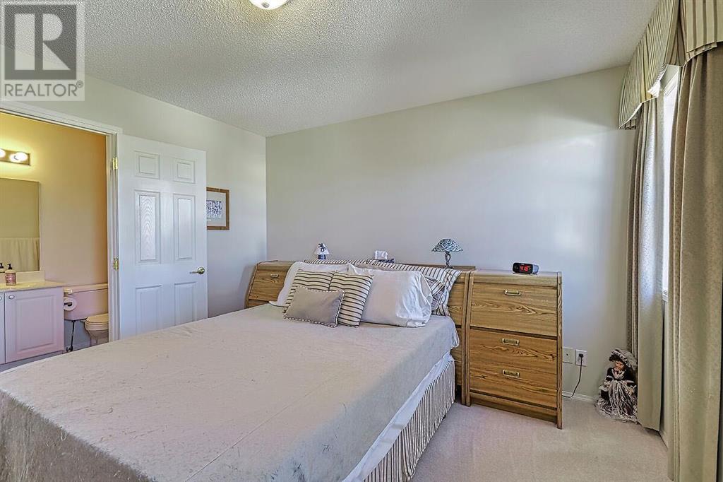 Single Family House for Sale in  Citadel Bluff Close NW Citadel Calgary 