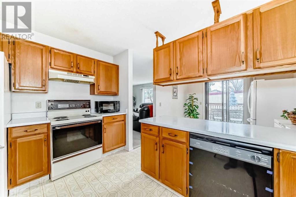 Single Family House for Sale in  Sandarac Circle NW Sandstone Valley Calgary 