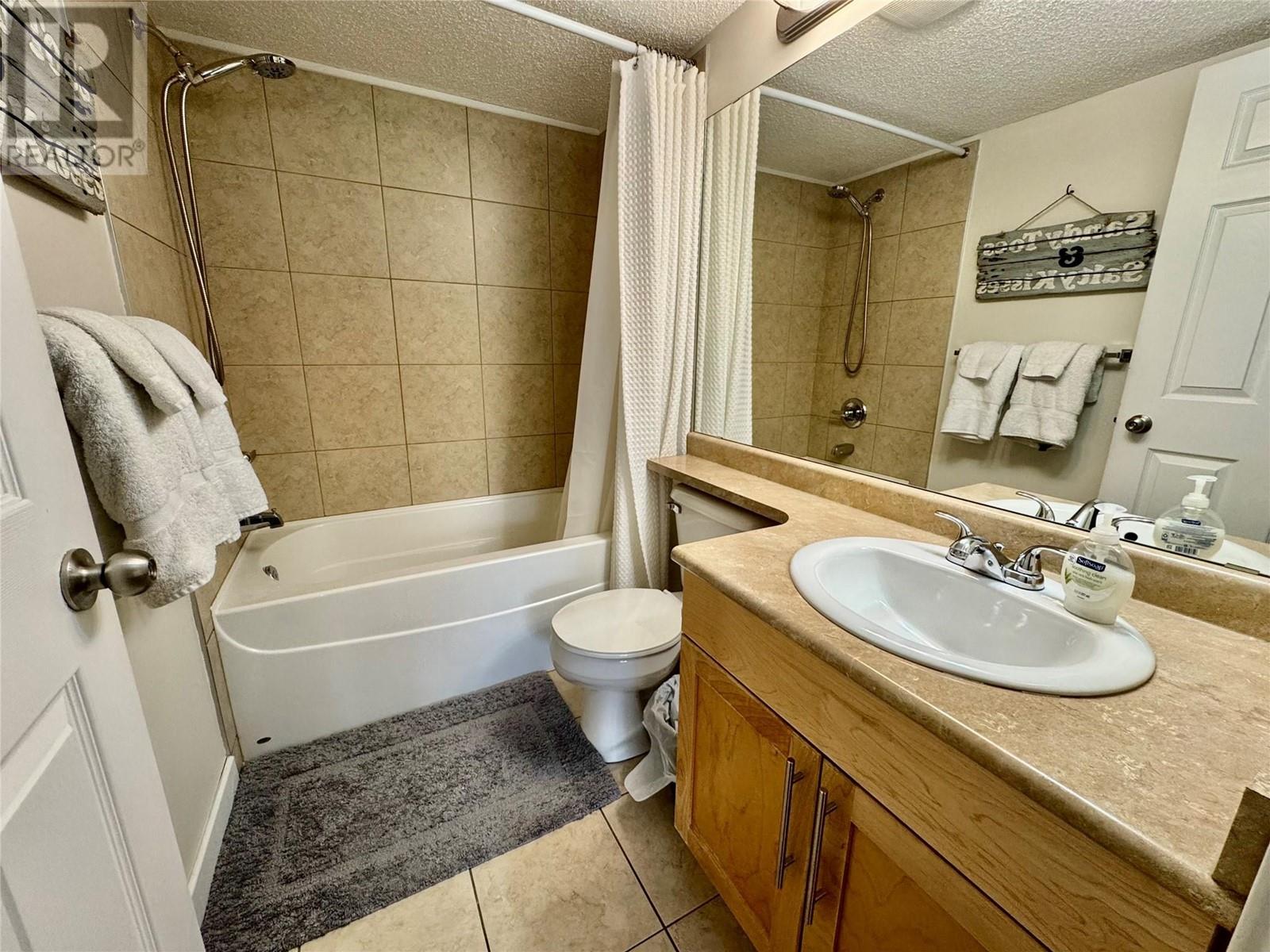 Photo 12 of 205 Third Avenue Unit 3202, Invermere BC