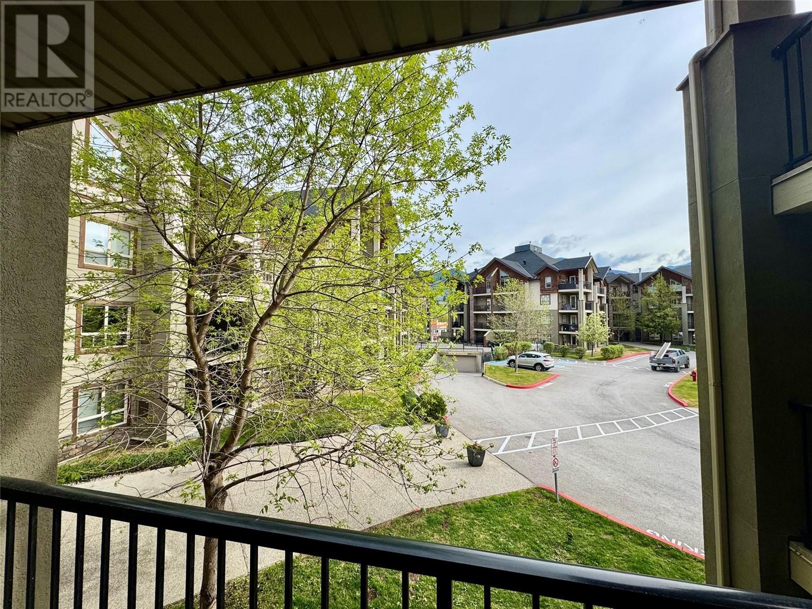 Photo 16 of 205 Third Avenue Unit 3202, Invermere BC