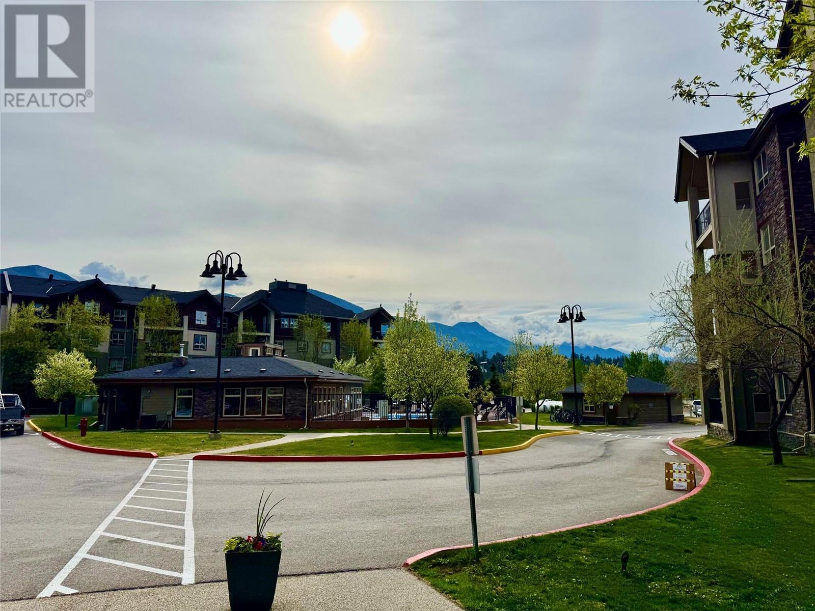 Photo 18 of 205 Third Avenue Unit 3202, Invermere BC