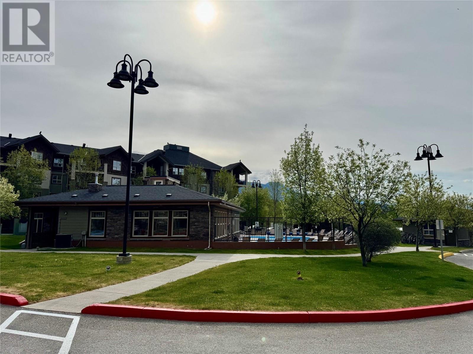 Photo 19 of 205 Third Avenue Unit 3202, Invermere BC