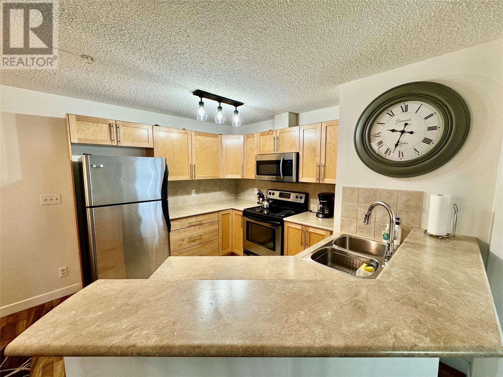 Photo 3 of 205 Third Avenue Unit 3202, Invermere BC