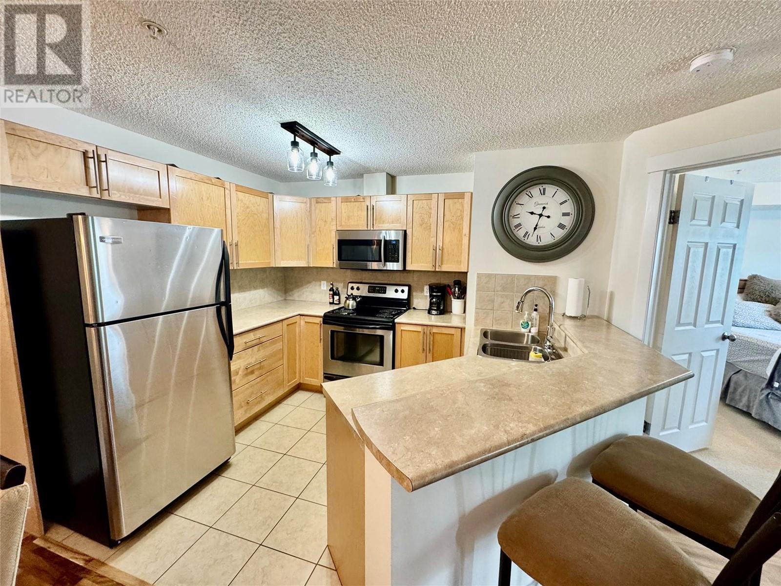 Photo 4 of 205 Third Avenue Unit 3202, Invermere BC