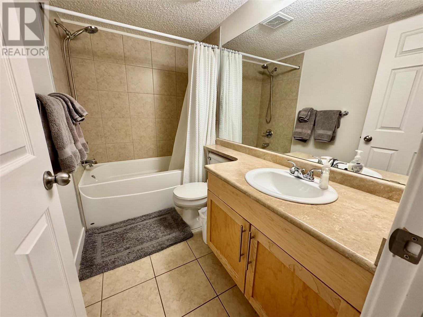 Photo 9 of 205 Third Avenue Unit 3202, Invermere BC