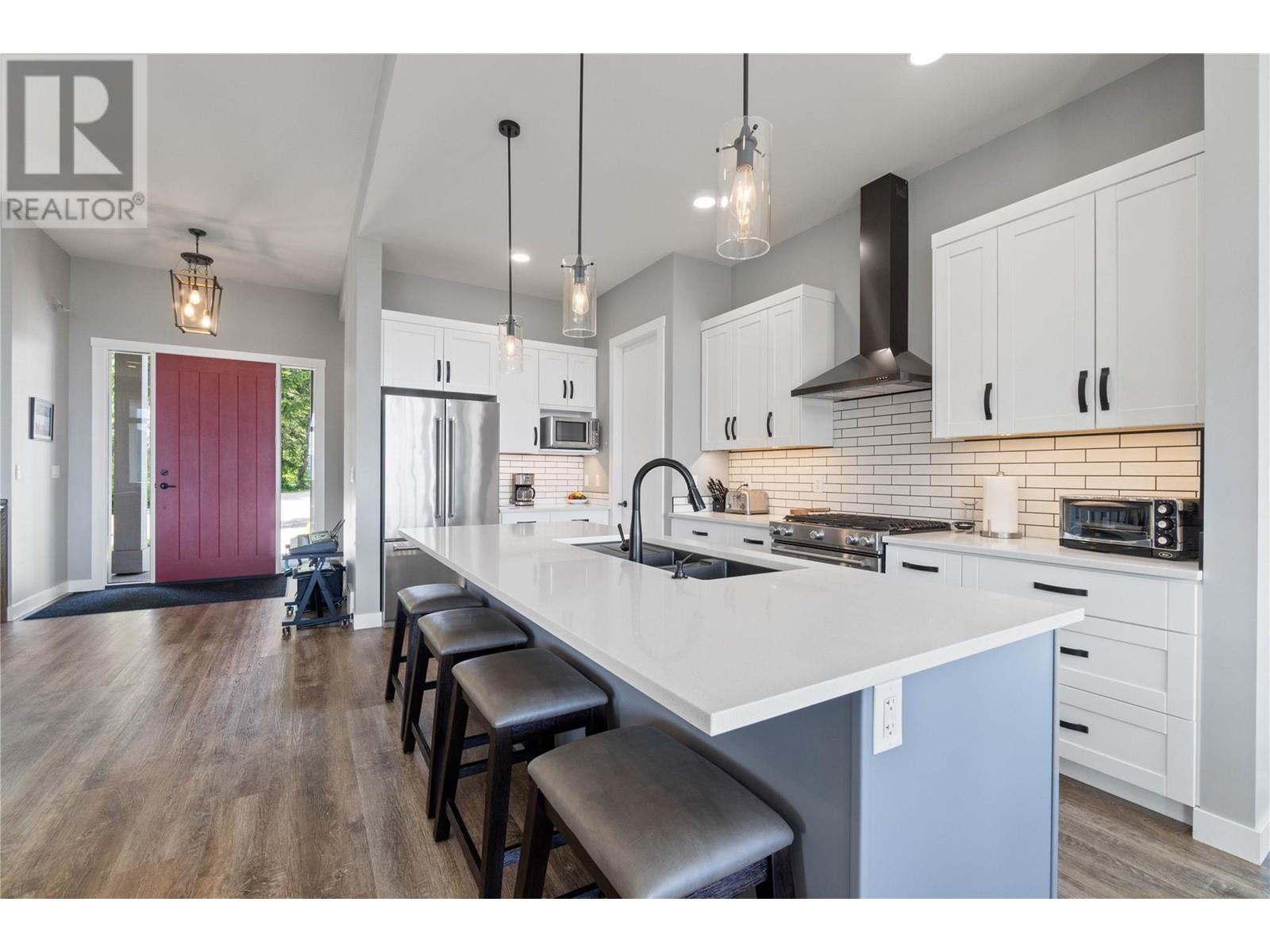  1750 Recline Ridge Road, Tappen