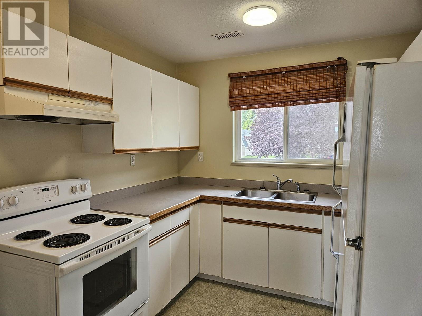  5011 GRAHAM Avenue, Terrace